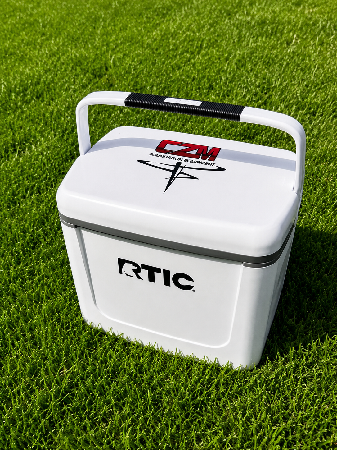 CZM RTIC 8 Qt Road Trip Personal Cooler